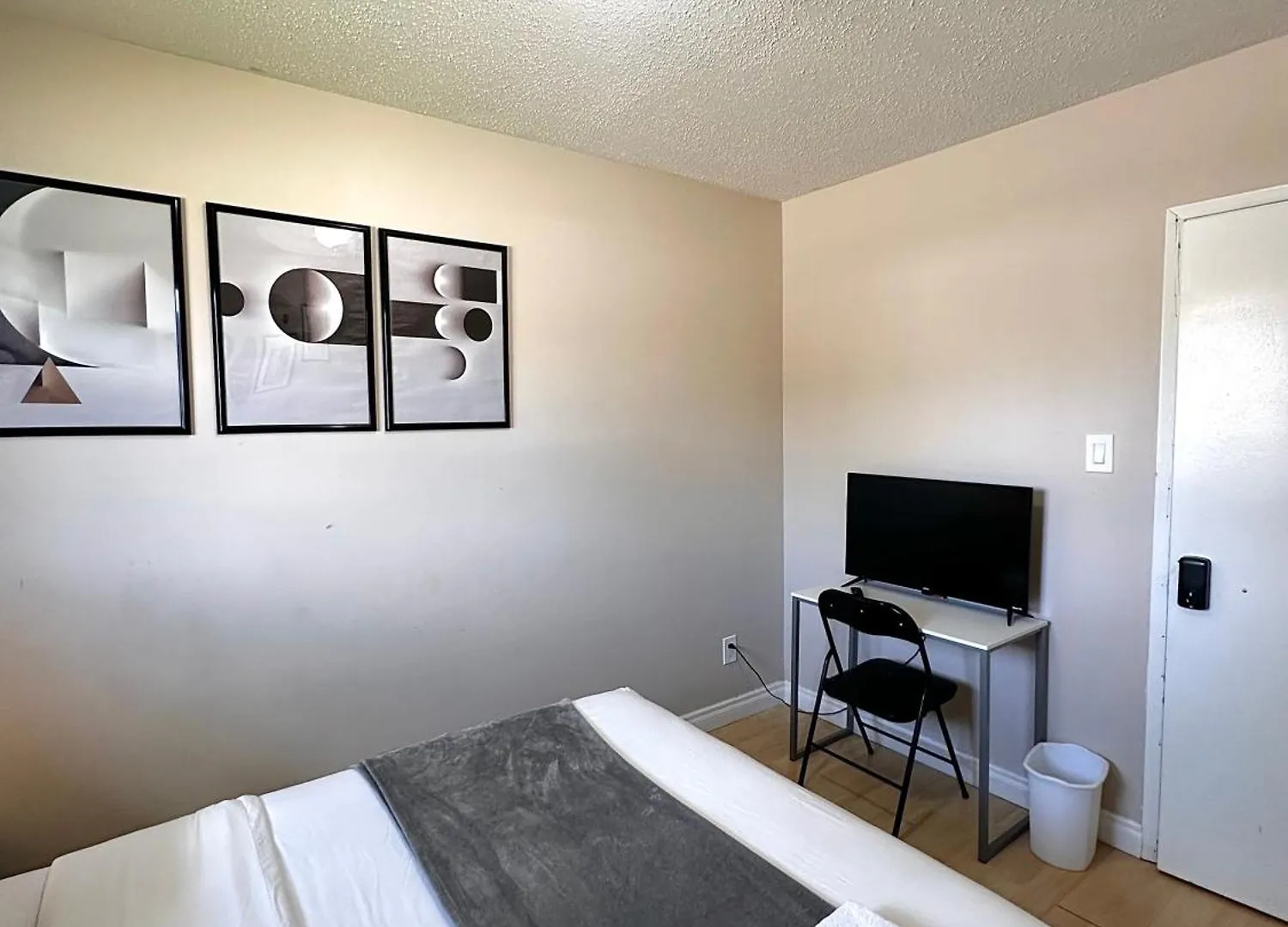 5Bed Family House Londonderry Mall Edmonton Apartment