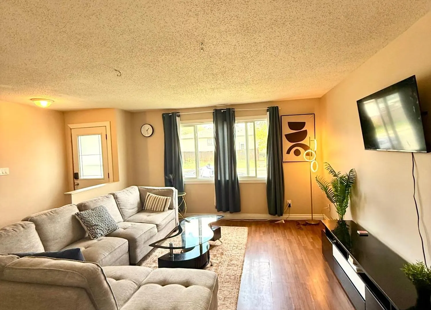 5Bed Family House Londonderry Mall Edmonton Canada
