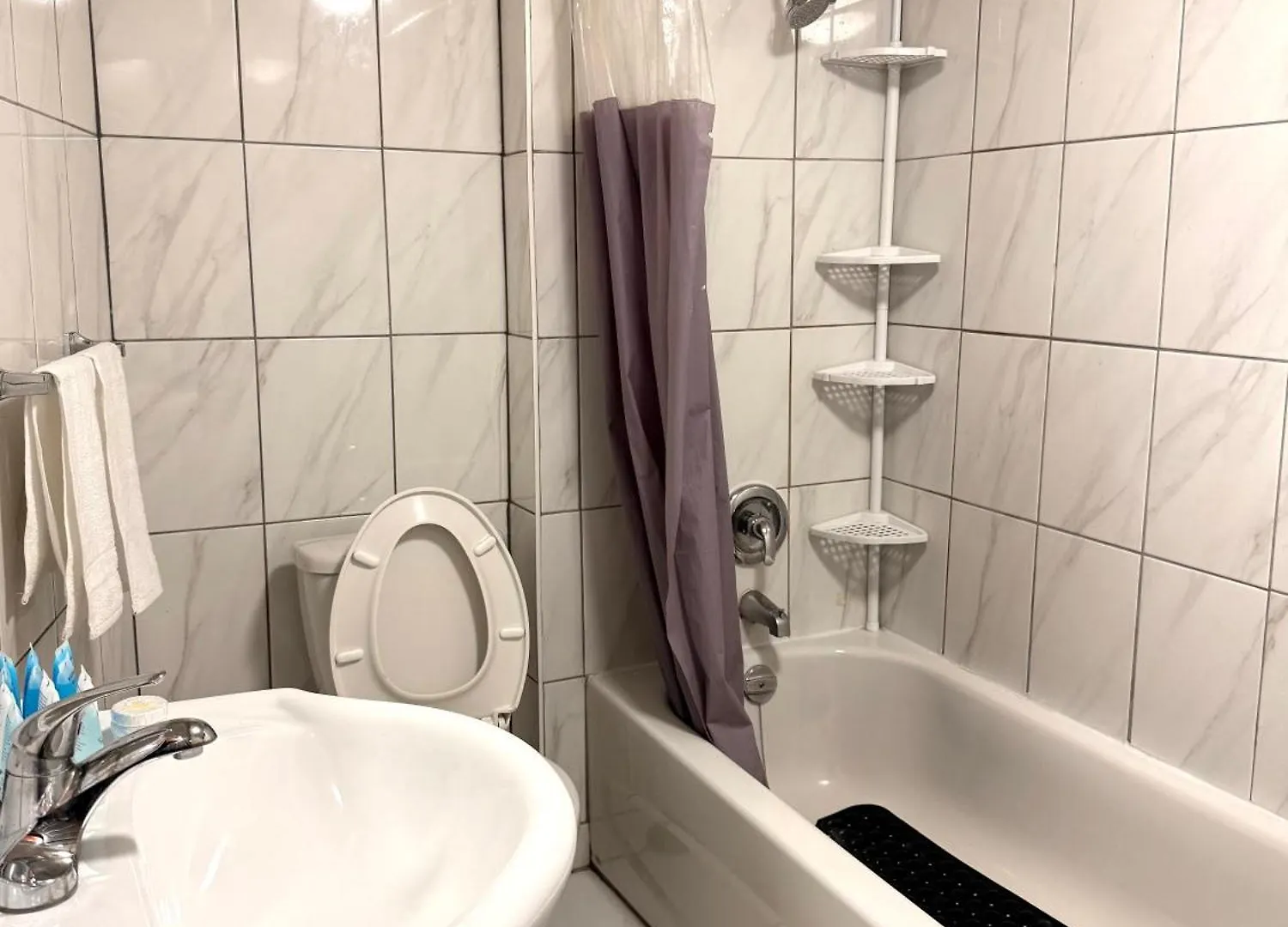 5Bed Family House Londonderry Mall Edmonton 0*,  Canada